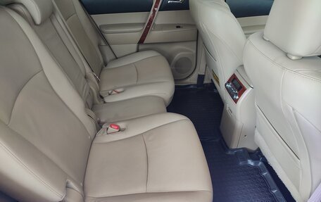 Toyota Highlander III, 2011 год, 2 095 000 рублей, 21 фотография