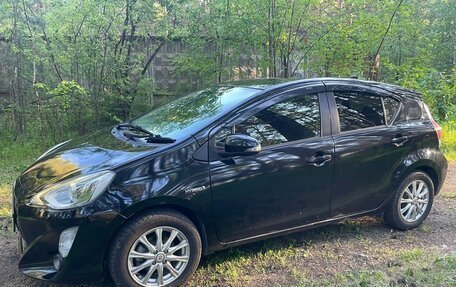 Toyota Aqua I, 2015 год, 890 000 рублей, 3 фотография