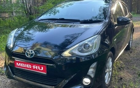 Toyota Aqua I, 2015 год, 890 000 рублей, 2 фотография