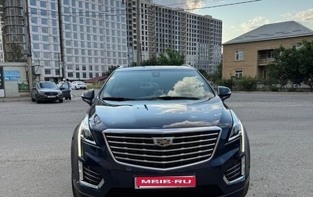 Cadillac XT5 I рестайлинг, 2019 год, 3 100 000 рублей, 1 фотография