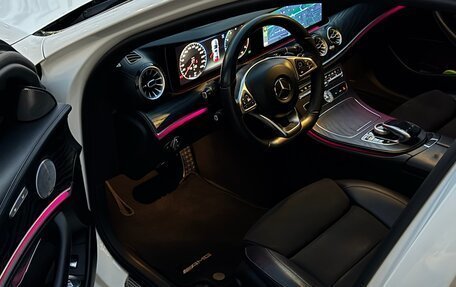 Mercedes-Benz E-Класс, 2017 год, 2 900 000 рублей, 13 фотография