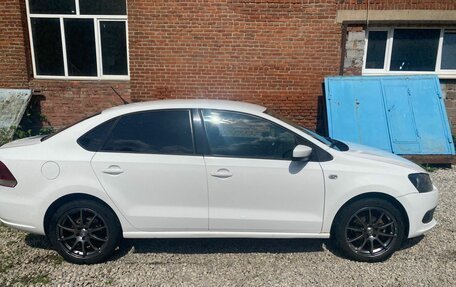 Volkswagen Polo VI (EU Market), 2013 год, 800 000 рублей, 2 фотография