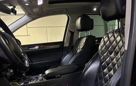 Volkswagen Touareg III, 2017 год, 3 650 000 рублей, 4 фотография