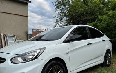Hyundai Solaris II рестайлинг, 2013 год, 1 050 000 рублей, 1 фотография
