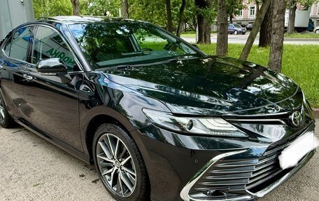 Toyota Camry, 2023 год, 3 800 000 рублей, 5 фотография