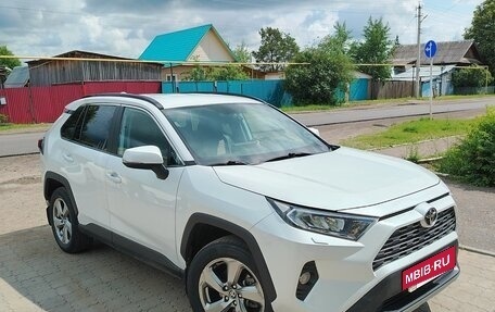 Toyota RAV4, 2020 год, 3 049 000 рублей, 2 фотография