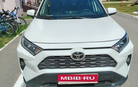 Toyota RAV4, 2020 год, 3 049 000 рублей, 10 фотография