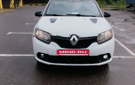 Renault Logan II, 2017 год, 500 000 рублей, 2 фотография