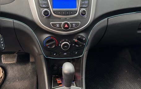 Hyundai Solaris II рестайлинг, 2013 год, 1 050 000 рублей, 10 фотография
