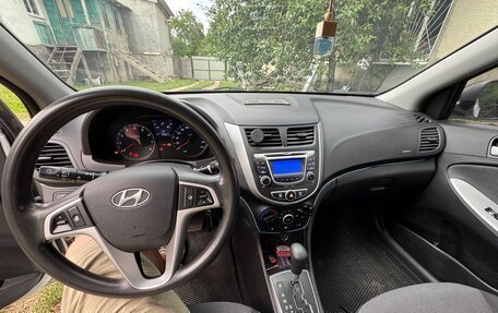 Hyundai Solaris II рестайлинг, 2013 год, 1 050 000 рублей, 9 фотография