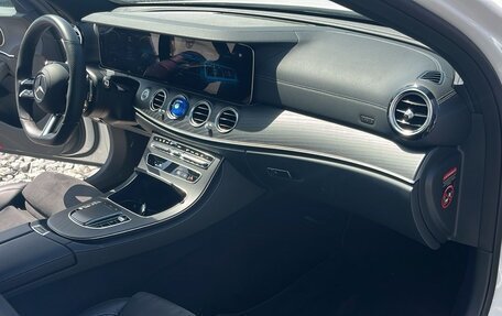 Mercedes-Benz E-Класс, 2022 год, 5 956 500 рублей, 5 фотография