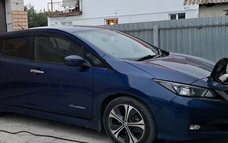 Nissan Leaf II, 2018 год, 1 549 000 рублей, 3 фотография