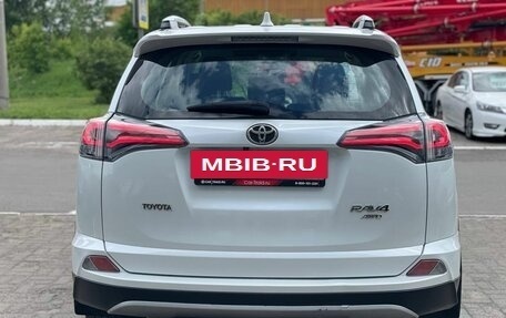 Toyota RAV4, 2018 год, 2 350 000 рублей, 6 фотография