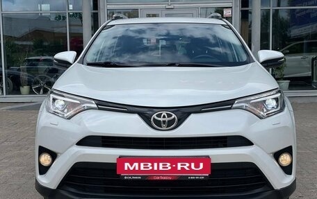 Toyota RAV4, 2018 год, 2 350 000 рублей, 3 фотография
