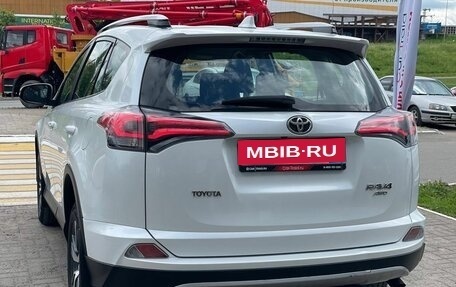 Toyota RAV4, 2018 год, 2 350 000 рублей, 7 фотография