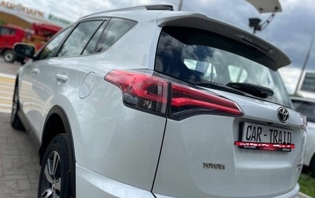 Toyota RAV4, 2018 год, 2 350 000 рублей, 9 фотография