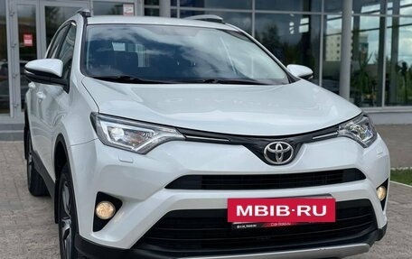 Toyota RAV4, 2018 год, 2 350 000 рублей, 4 фотография