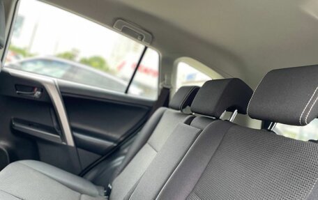 Toyota RAV4, 2018 год, 2 350 000 рублей, 24 фотография