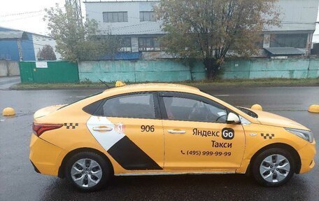Hyundai Solaris II рестайлинг, 2018 год, 720 000 рублей, 3 фотография