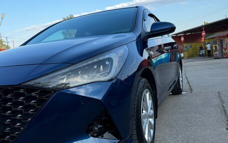 Hyundai Solaris II рестайлинг, 2021 год, 1 850 000 рублей, 2 фотография