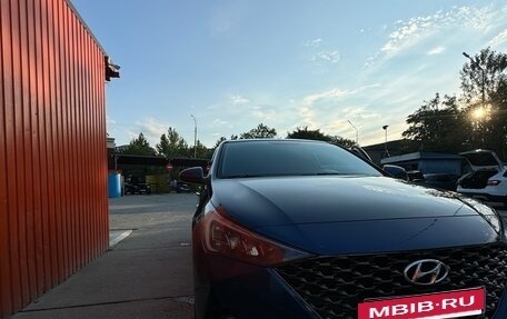 Hyundai Solaris II рестайлинг, 2021 год, 1 850 000 рублей, 3 фотография