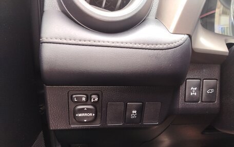 Toyota RAV4, 2013 год, 1 960 000 рублей, 11 фотография