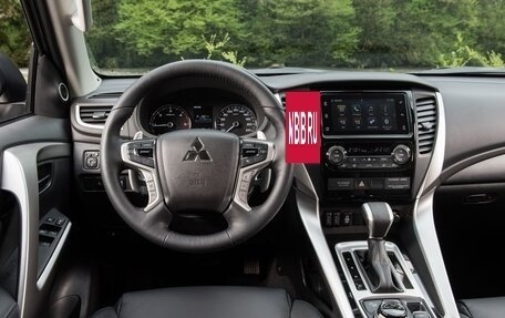 Mitsubishi Pajero Sport III рестайлинг, 2019 год, 3 500 000 рублей, 6 фотография