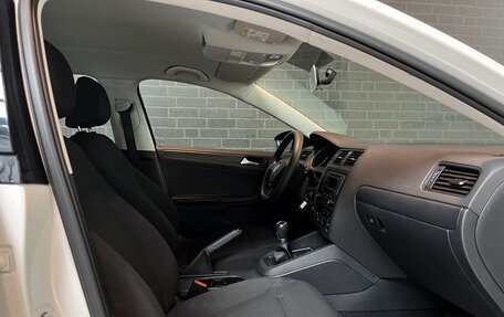 Volkswagen Jetta VI, 2015 год, 1 341 000 рублей, 10 фотография
