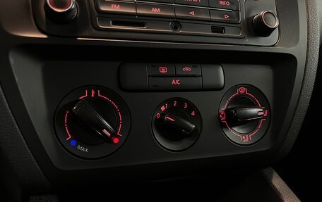 Volkswagen Jetta VI, 2015 год, 1 341 000 рублей, 13 фотография