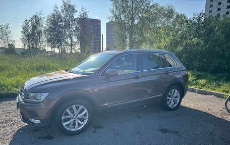 Volkswagen Tiguan II, 2017 год, 2 000 000 рублей, 3 фотография