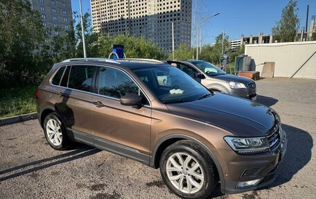Volkswagen Tiguan II, 2017 год, 2 000 000 рублей, 2 фотография
