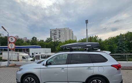 Mitsubishi Outlander III рестайлинг 3, 2021 год, 2 450 000 рублей, 8 фотография