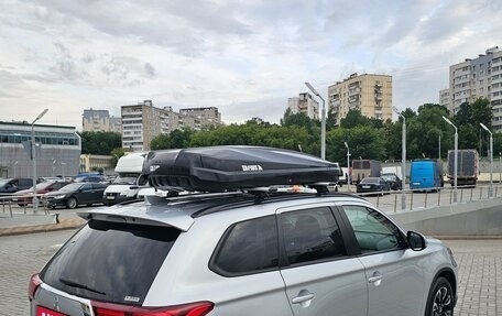 Mitsubishi Outlander III рестайлинг 3, 2021 год, 2 450 000 рублей, 6 фотография