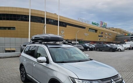 Mitsubishi Outlander III рестайлинг 3, 2021 год, 2 450 000 рублей, 3 фотография