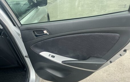 Hyundai Solaris II рестайлинг, 2013 год, 890 000 рублей, 10 фотография