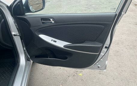 Hyundai Solaris II рестайлинг, 2013 год, 890 000 рублей, 9 фотография