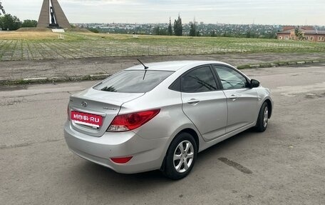 Hyundai Solaris II рестайлинг, 2013 год, 890 000 рублей, 6 фотография