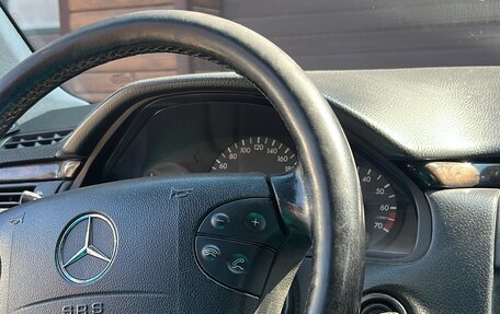 Mercedes-Benz E-Класс, 1999 год, 300 000 рублей, 1 фотография
