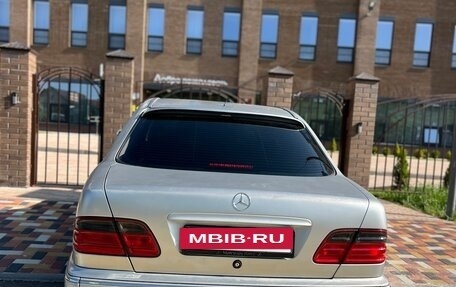 Mercedes-Benz E-Класс, 1999 год, 300 000 рублей, 4 фотография