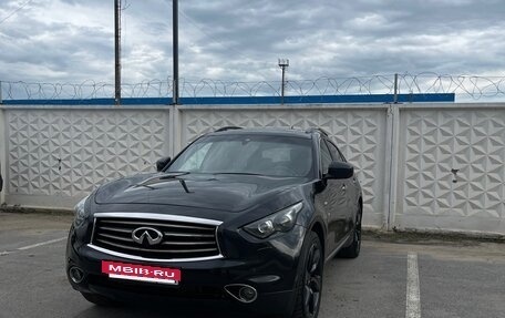 Infiniti QX70, 2014 год, 2 430 000 рублей, 2 фотография