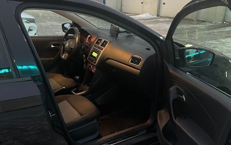 Volkswagen Polo VI (EU Market), 2013 год, 700 000 рублей, 4 фотография