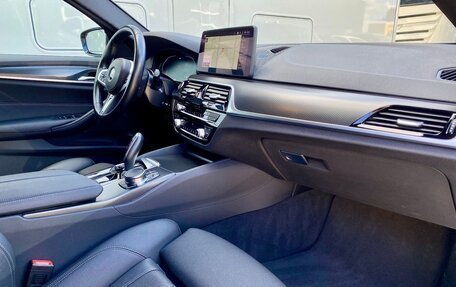 BMW 5 серия, 2022 год, 3 999 000 рублей, 9 фотография