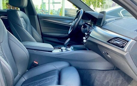 BMW 5 серия, 2022 год, 3 999 000 рублей, 13 фотография
