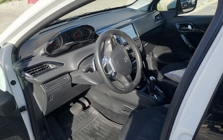 Peugeot 208 II, 2013 год, 660 000 рублей, 12 фотография