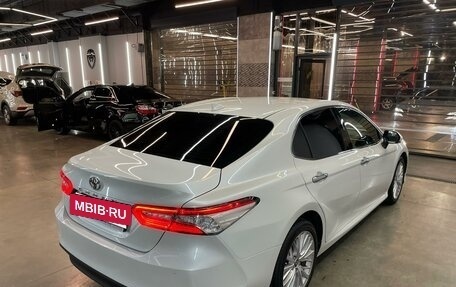 Toyota Camry, 2020 год, 2 400 000 рублей, 5 фотография