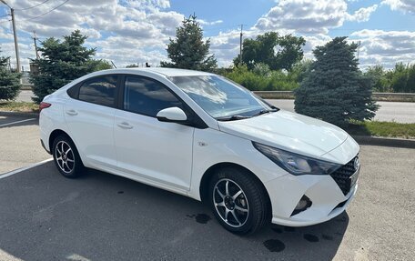Hyundai Solaris II рестайлинг, 2020 год, 1 670 000 рублей, 6 фотография