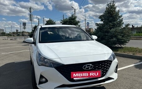 Hyundai Solaris II рестайлинг, 2020 год, 1 670 000 рублей, 13 фотография