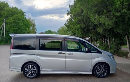 Honda Stepwgn IV, 2016 год, 2 250 000 рублей, 3 фотография