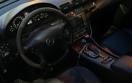 Mercedes-Benz C-Класс, 2005 год, 750 000 рублей, 9 фотография