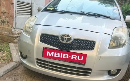 Toyota Yaris III рестайлинг, 2007 год, 700 000 рублей, 12 фотография